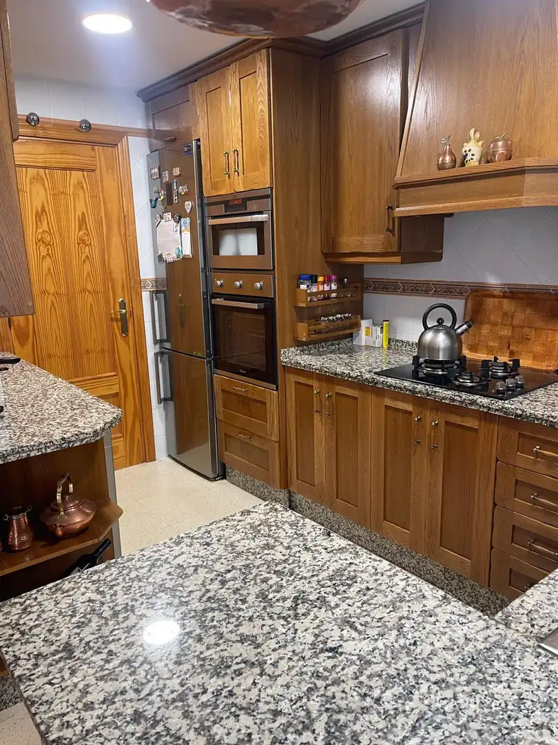 Cocina de Casa adosada en venta en La Línea de la Concepción con Piscina comunitaria