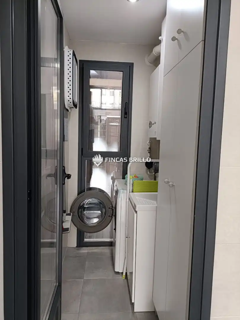 Wohnung zum Verkauf in Cáceres mit Heizung, Terrasse und Abstellraum