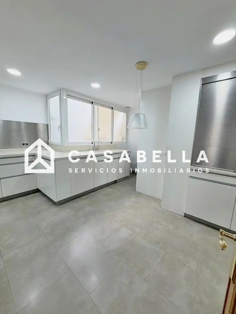 Cocina de Piso de alquiler en Valencia con Aire acondicionado, Calefacción y Trastero