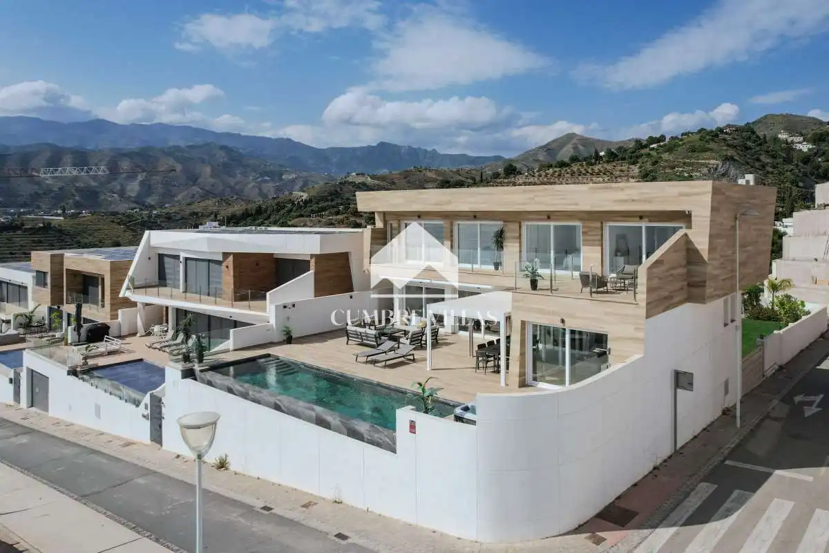 Vista exterior de Casa o chalet en venta en Almuñécar con Jardín privado, Terraza y Trastero
