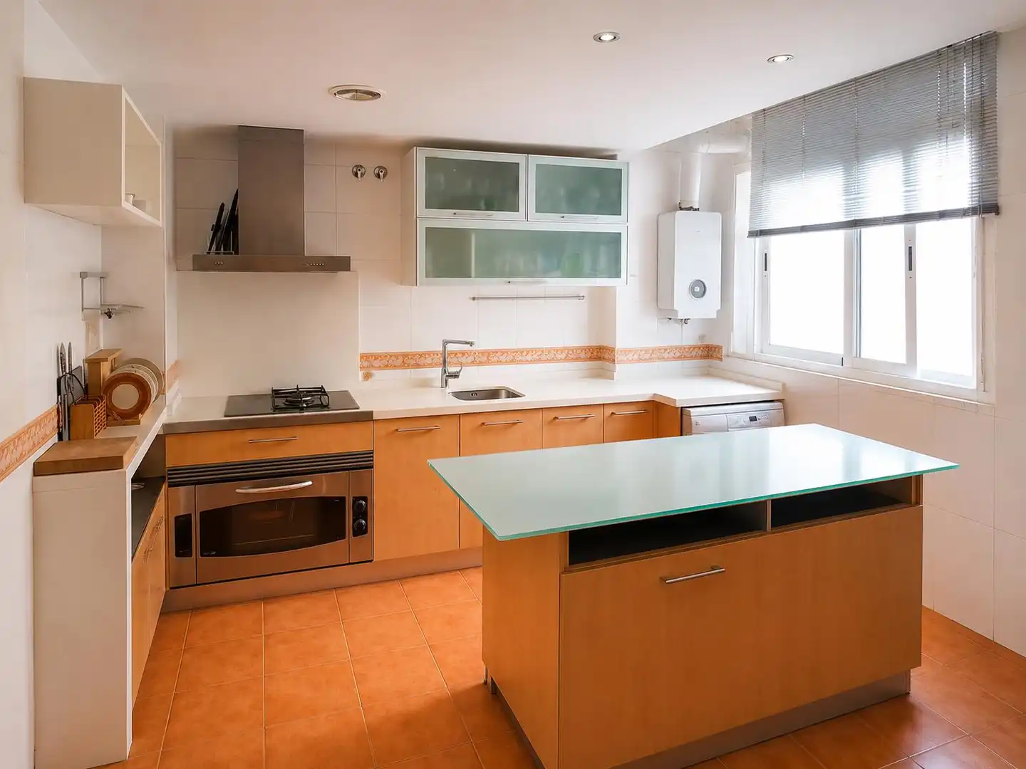 Cocina de Ático de alquiler en Málaga con Jardín privado, Terraza y Amueblado