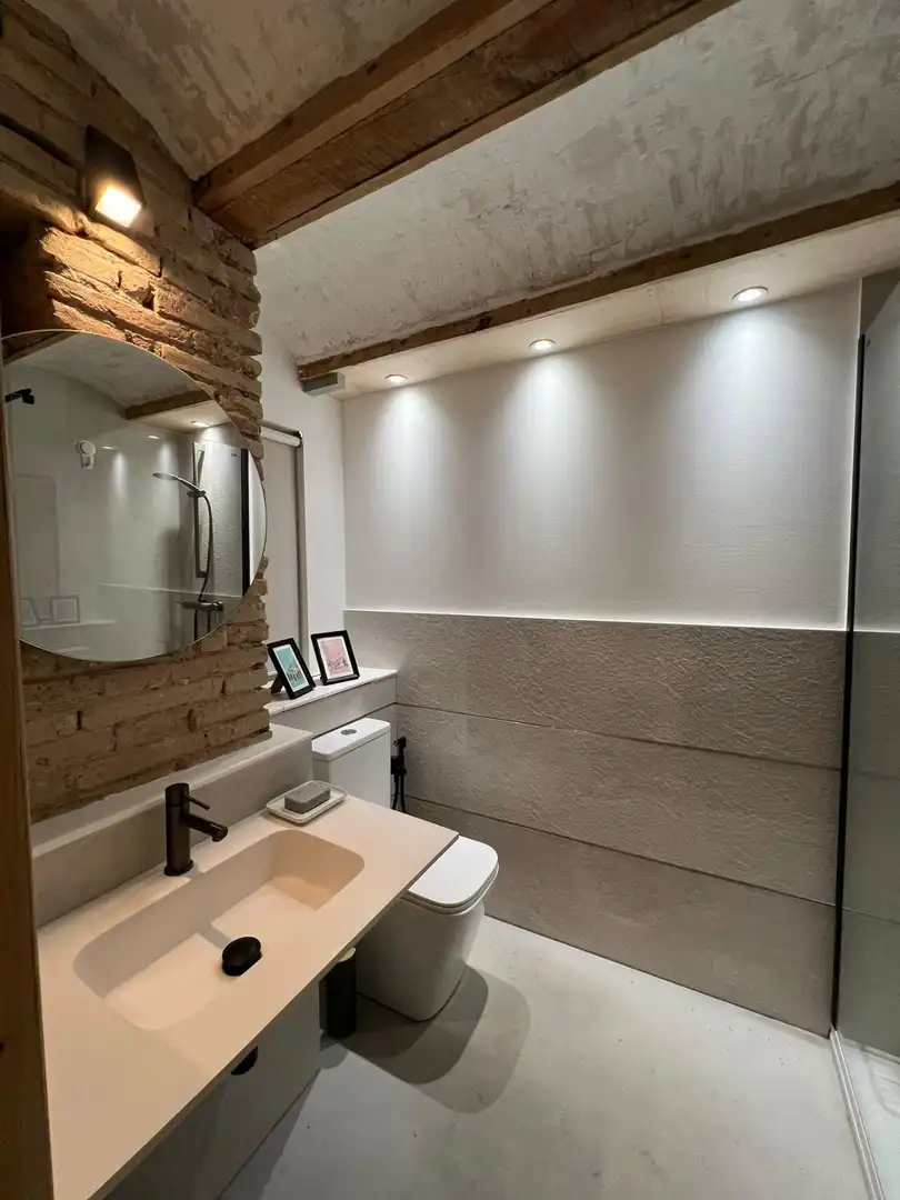 Bathroom of Ground floor for rent in Valencia  with Air Conditioner and Furnished