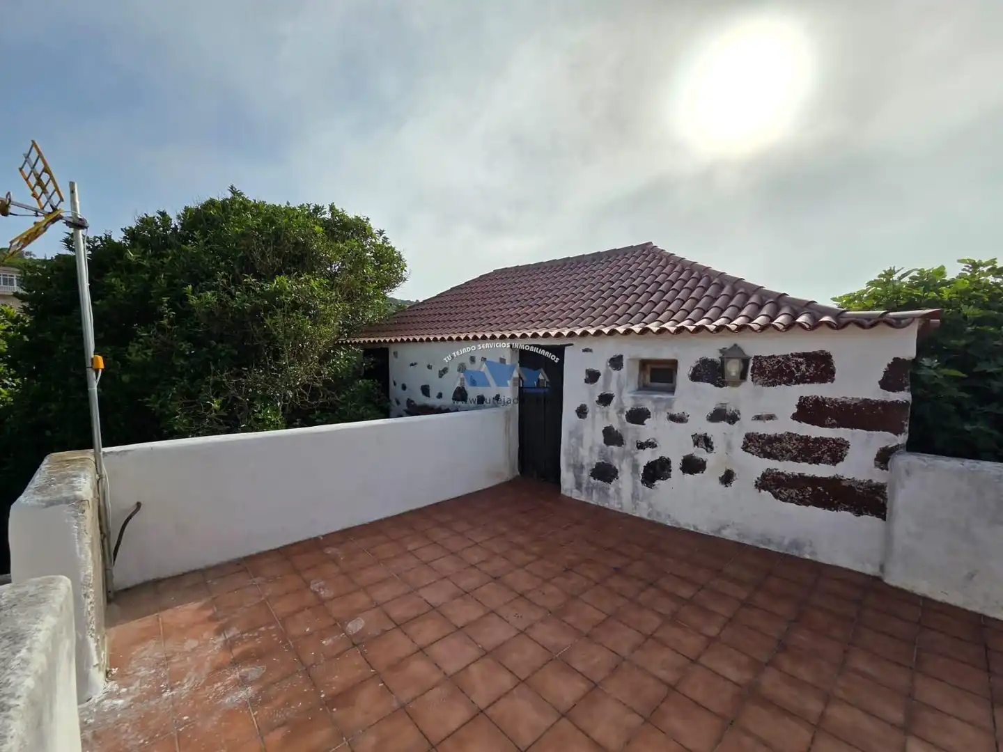 Terrassa de Casa o xalet en venda en El Tanque amb Moblat