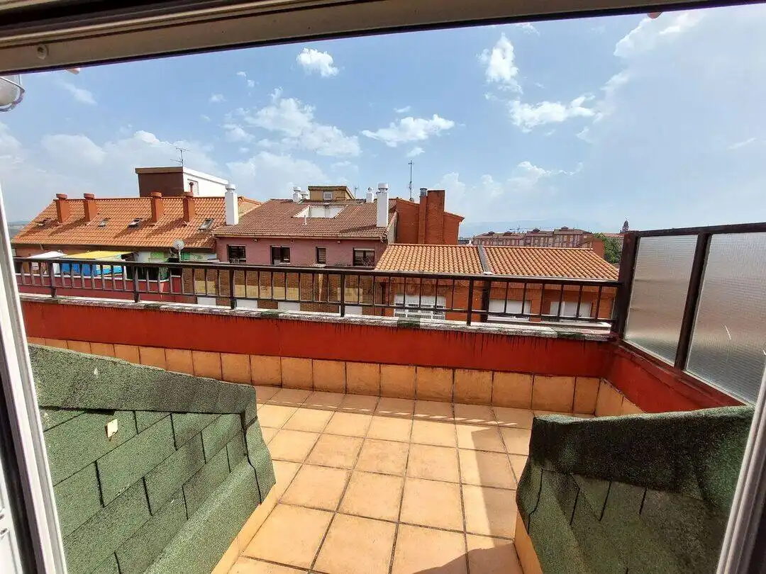 Terrassa de Àtic en venda en Oviedo  amb Calefacció