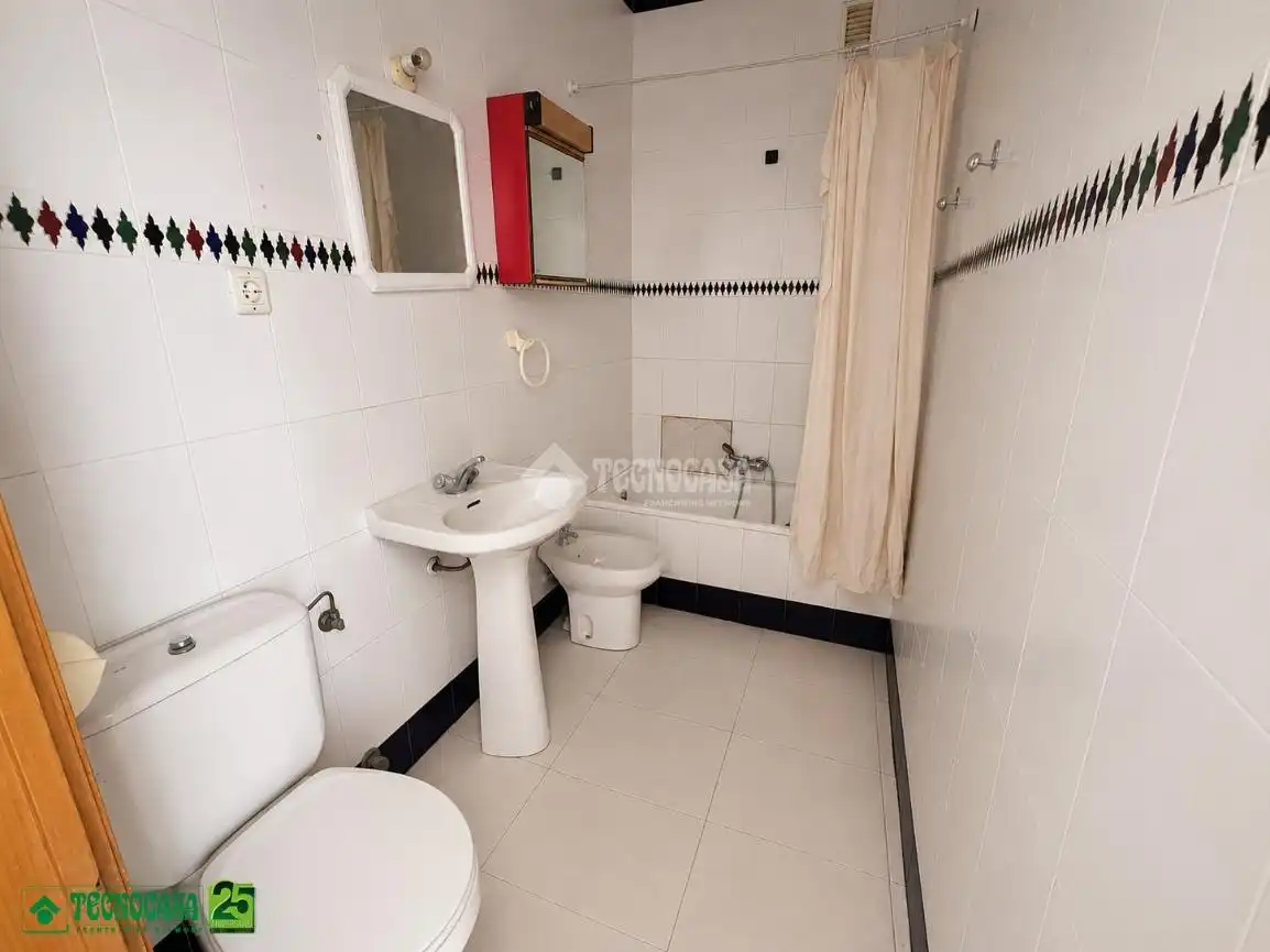 Baño de Piso en venta en Manzanares con Terraza y Balcón