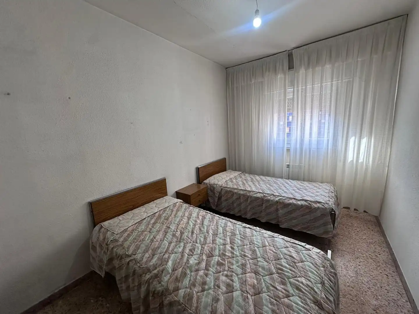 Habitación de Apartamento en venta en Madrid con Terraza y Piscina comunitaria