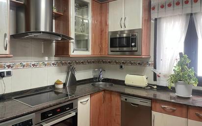 Kitchen of Flat for sale in Portugalete  with Heating, Furnished and Oven