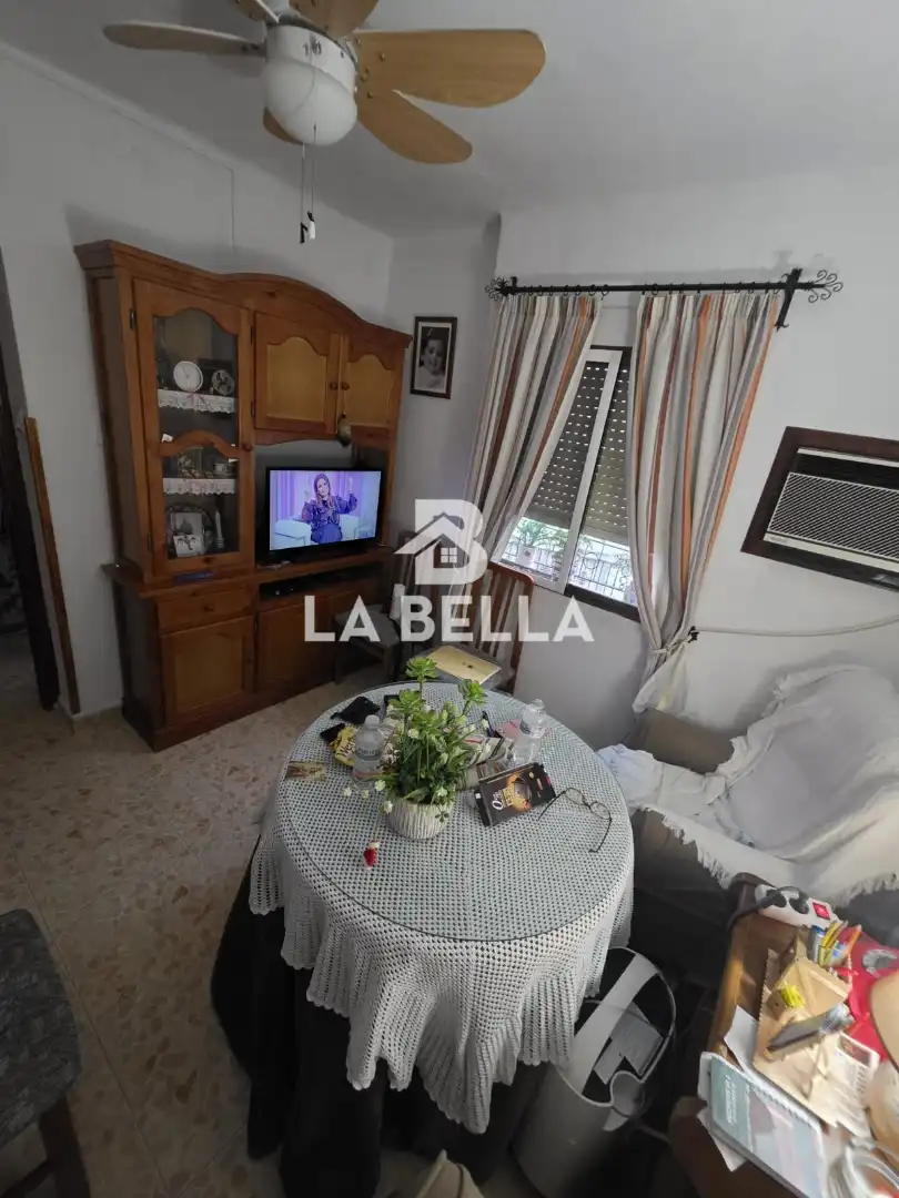 Sala d'estar de Pis en venda en Sevilla amb Aire condicionat i Moblat