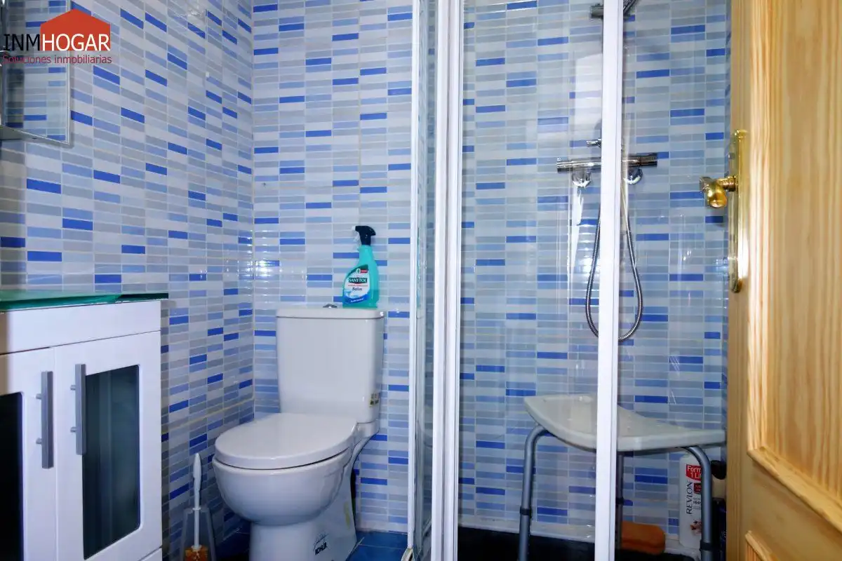 Badezimmer von Country house zum Verkauf in Ávila mit Privatgarten, Terrasse und Abstellraum