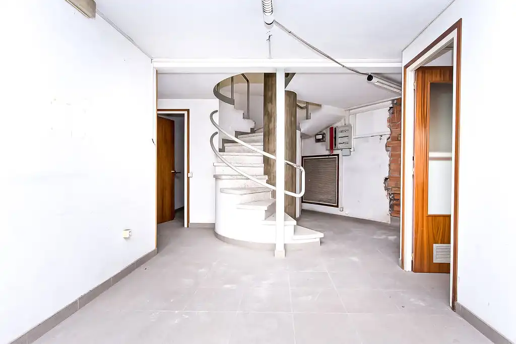Gewerbefläche zum Verkauf in Av, Francesc Macià, imagen 26