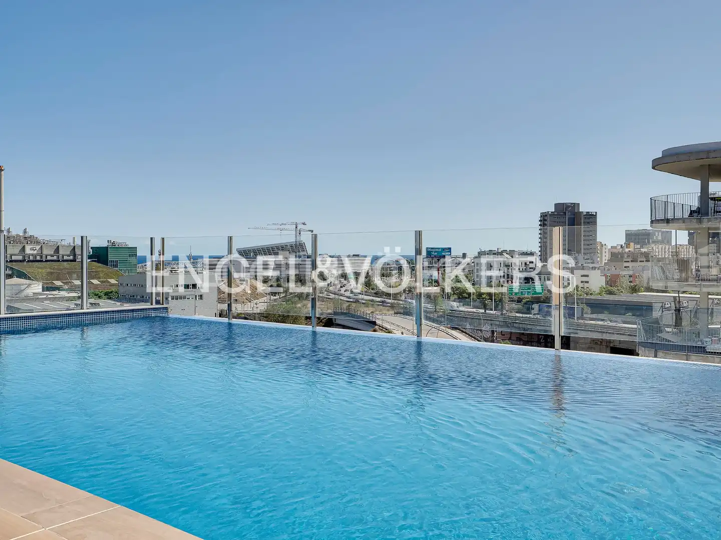 Piscina de Ático en venta en Sant Adrià de Besòs con Aire acondicionado, Calefacción y Parquet