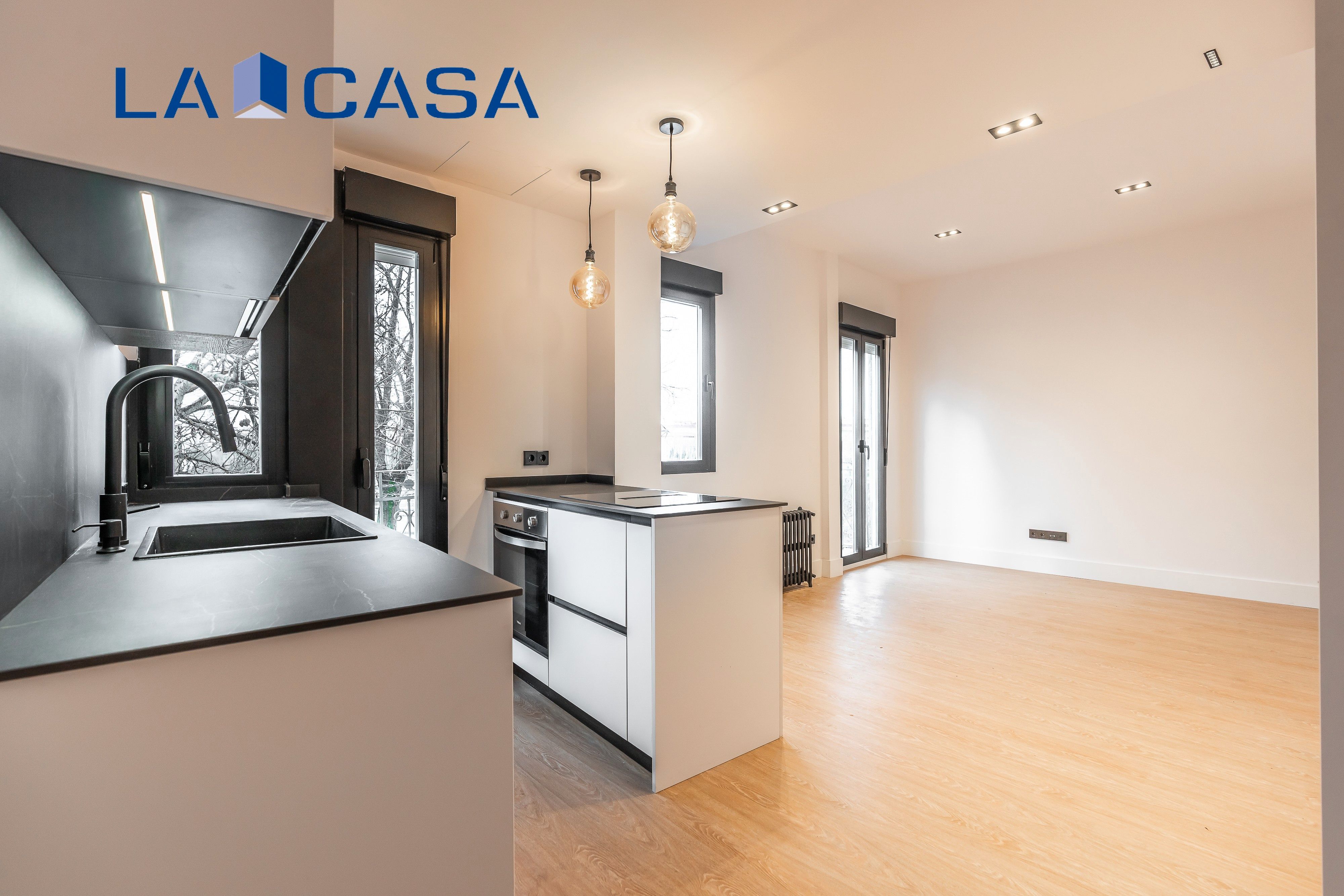 Cuina de Pis en venda en  Madrid Capital amb Calefacció i Balcó