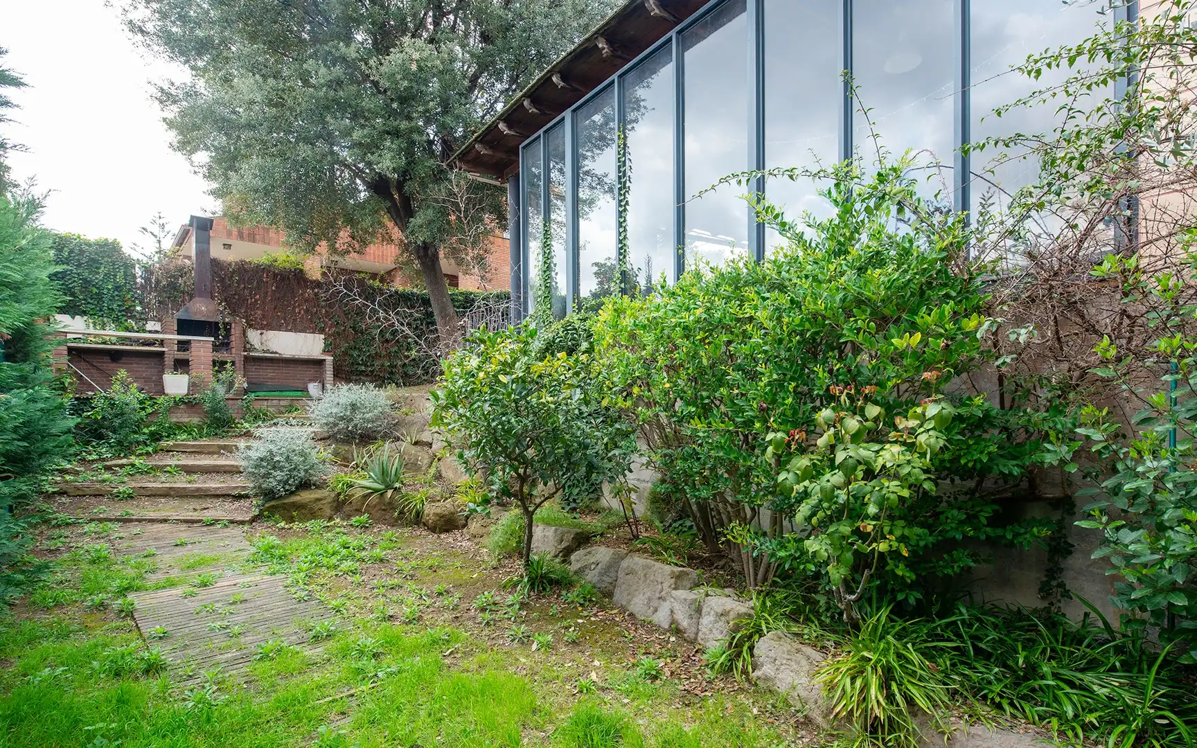 Jardín de Casa o chalet en venta en Sant Boi de Llobregat con Aire acondicionado, Jardín privado y Trastero