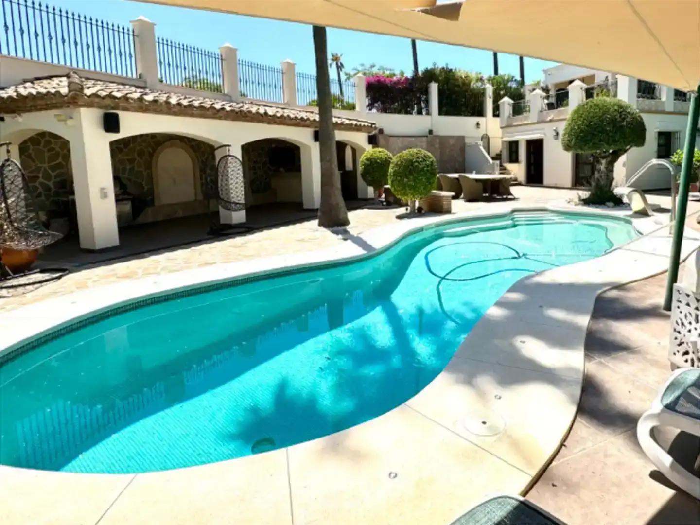 Piscina de Piso en venta en Estepona con Aire acondicionado, Jardín privado y Parquet
