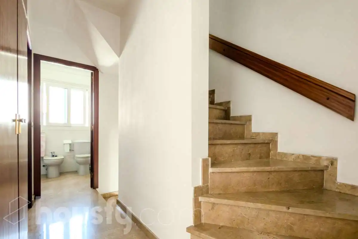 Houses for sale in Santa Coloma de Gramenet  with Air Conditioner, Heating and Private garden