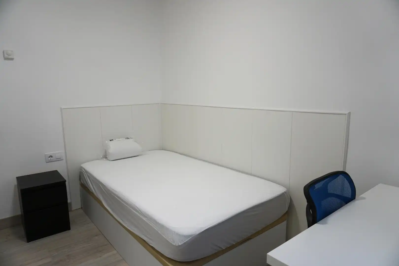Room in Calle CAPITAN MENDEZ VIGO, 50, Santo Tomás