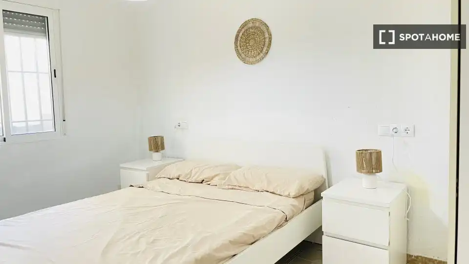 Bedroom of Flat for rent in Valencia  with Air Conditioner, Heating and Furnished