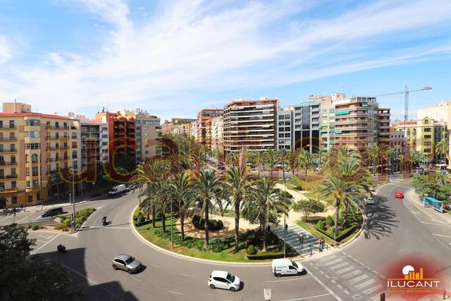 Piso en Venta en Ensanche - Diputación