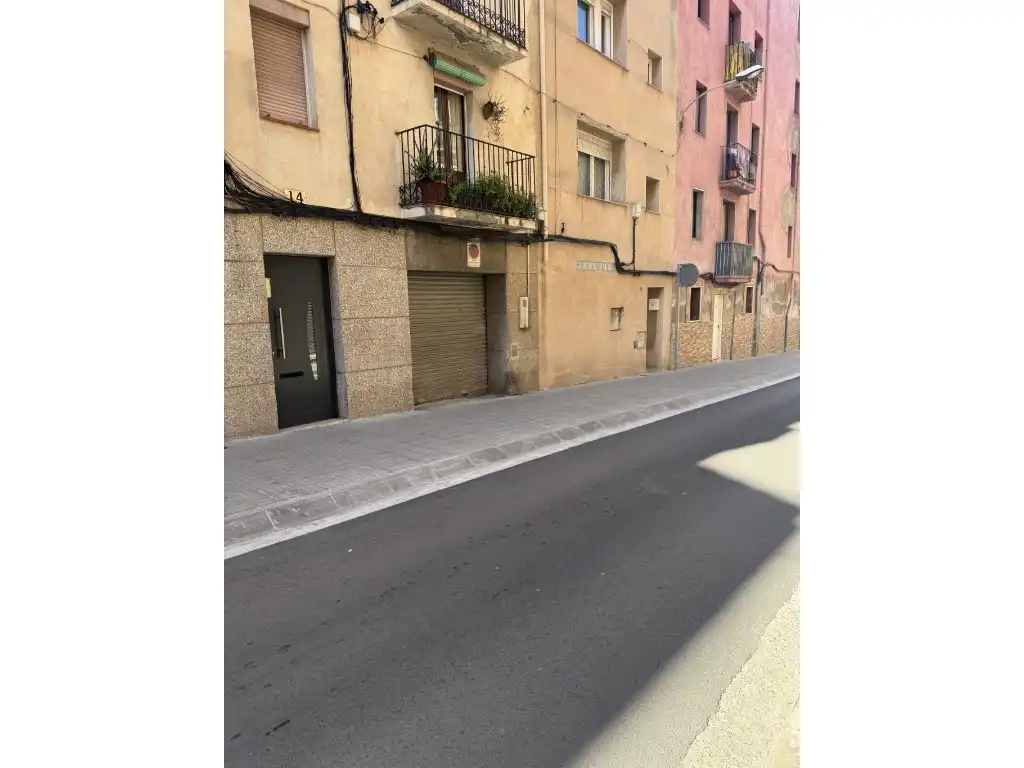 Vista exterior de Piso en venta en Manresa