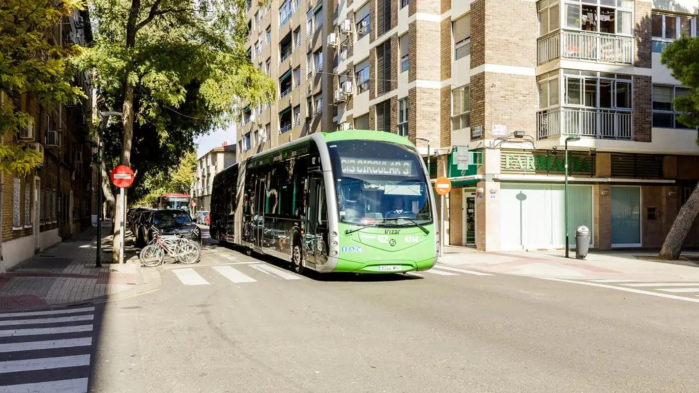 Außenansicht von Wohnung zum Verkauf in Zaragoza mit Klimaanlage und Heizung