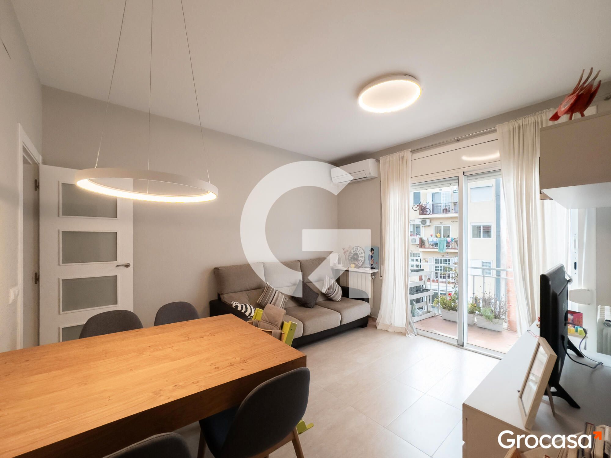 Living room of Attic for sale in  Barcelona Capital  with Air Conditioner, Storage room and Balcony
