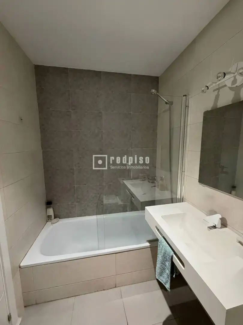 Badezimmer von Wohnung zum Verkauf in Málaga mit Klimaanlage, Heizung und Privatgarten