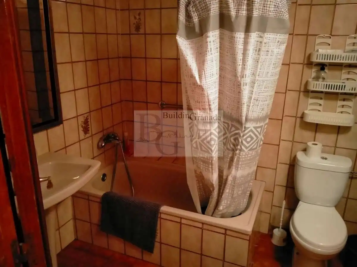 Badezimmer von Wohnung zur Miete in Granada mit Terrasse, Möbliert und Gemeinschaftspool