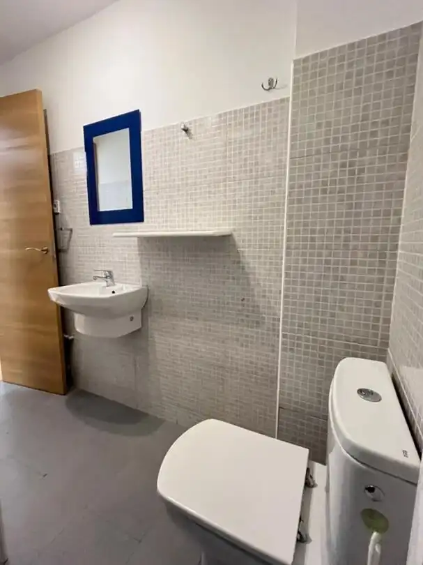 Badezimmer von Wohnung zum Verkauf in Barañáin / Barañain mit Heizung und Balkon