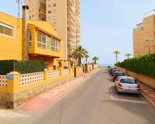 Vista exterior de Casa o xalet en venda en El Campello amb Aire condicionat, Calefacció i Jardí privat