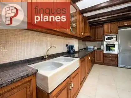 Cuina de Casa o xalet en venda en La Seu d'Urgell amb Jardí privat, Terrassa i Traster
