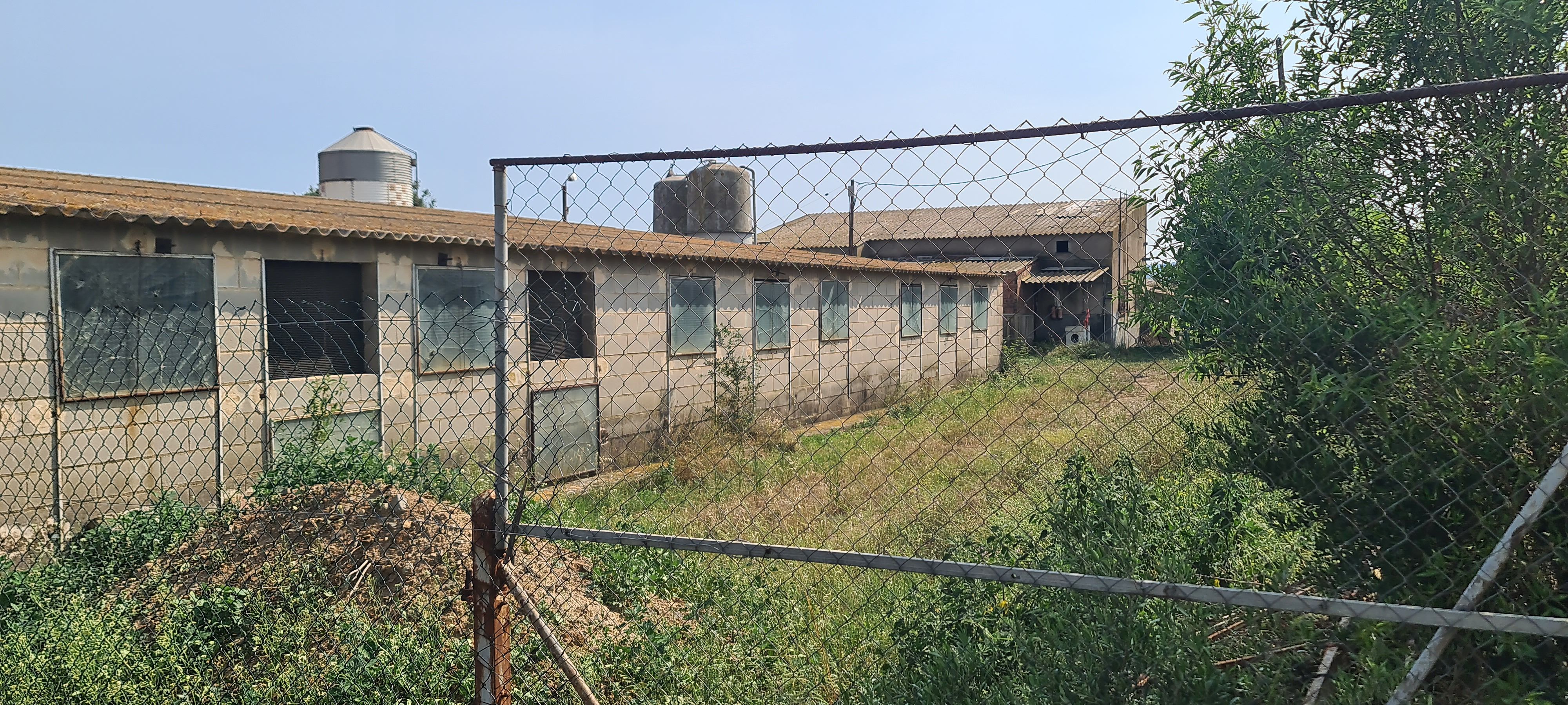 Industrial buildings for sale in Botarell