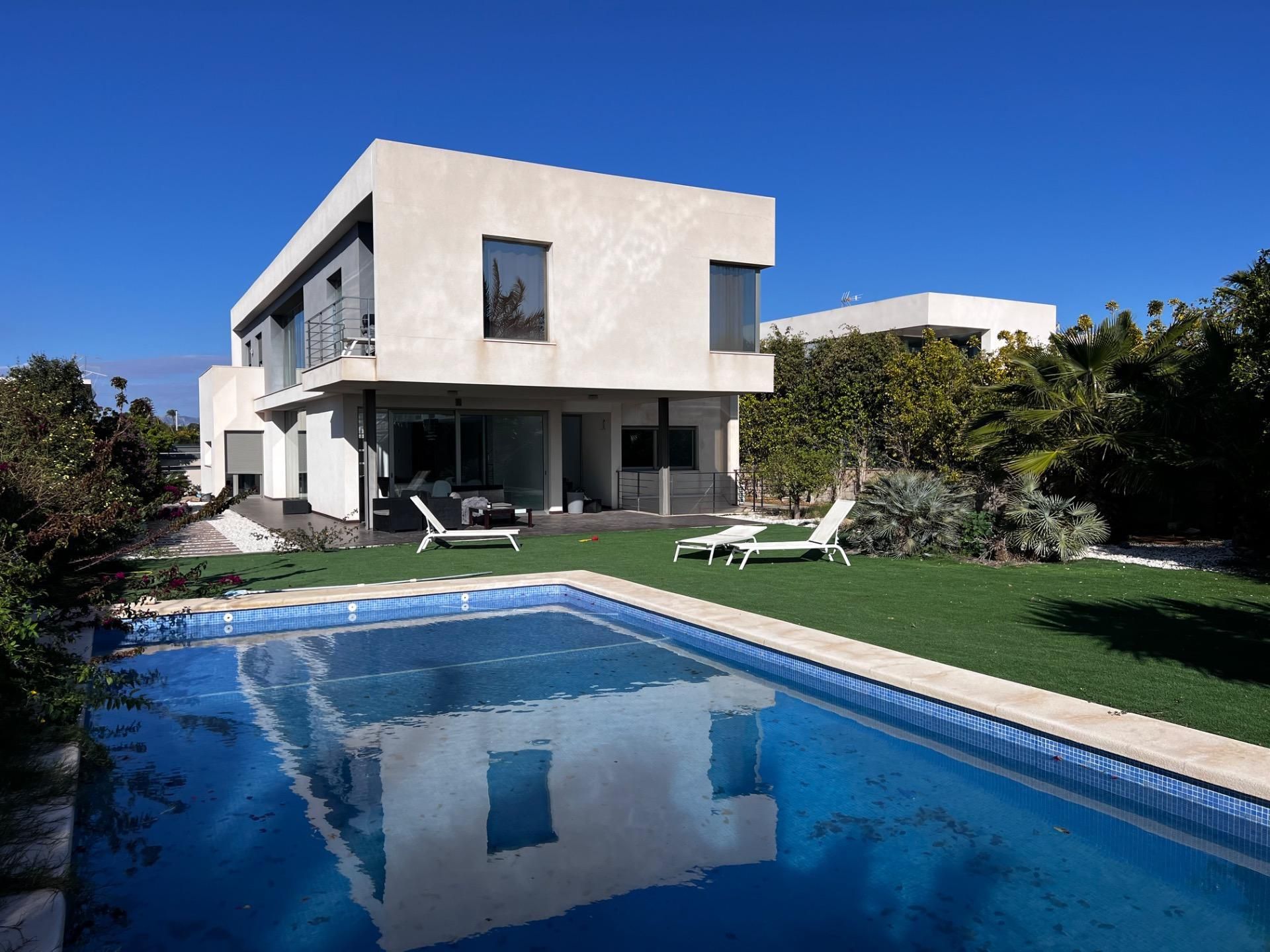 Piscina de Casa o xalet en venda en Elche / Elx amb Aire condicionat, Jardí privat i Terrassa