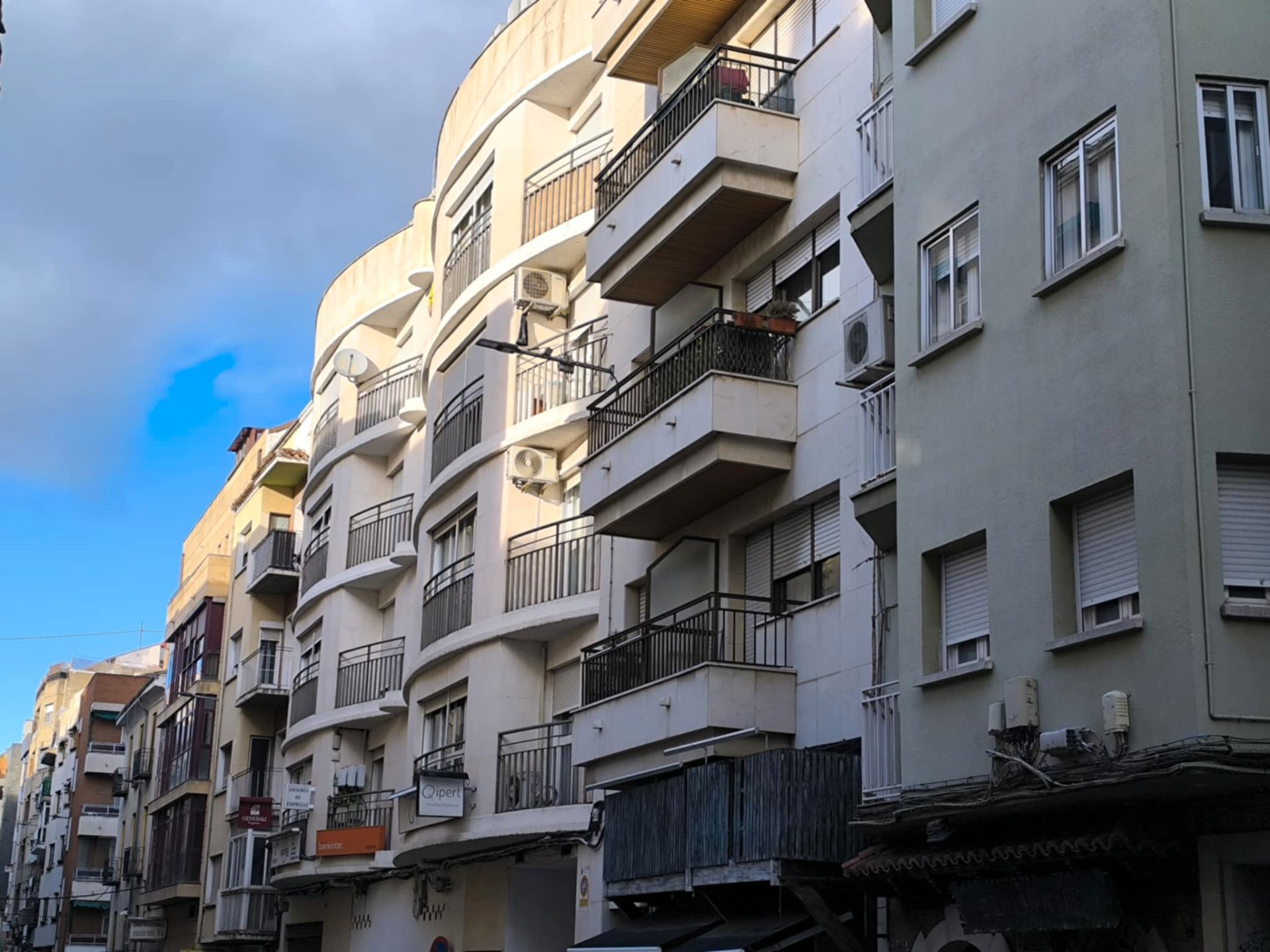 Vista exterior de Apartament en venda en Cuenca Capital amb Calefacció, Terrassa i Moblat
