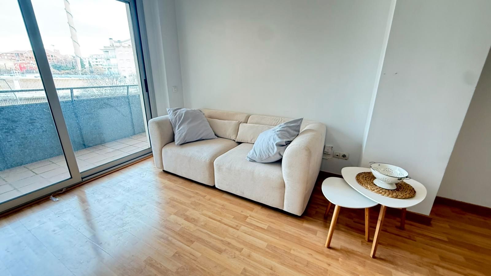 Living room of Flat to rent in Terrassa  with Air Conditioner, Heating and Furnished