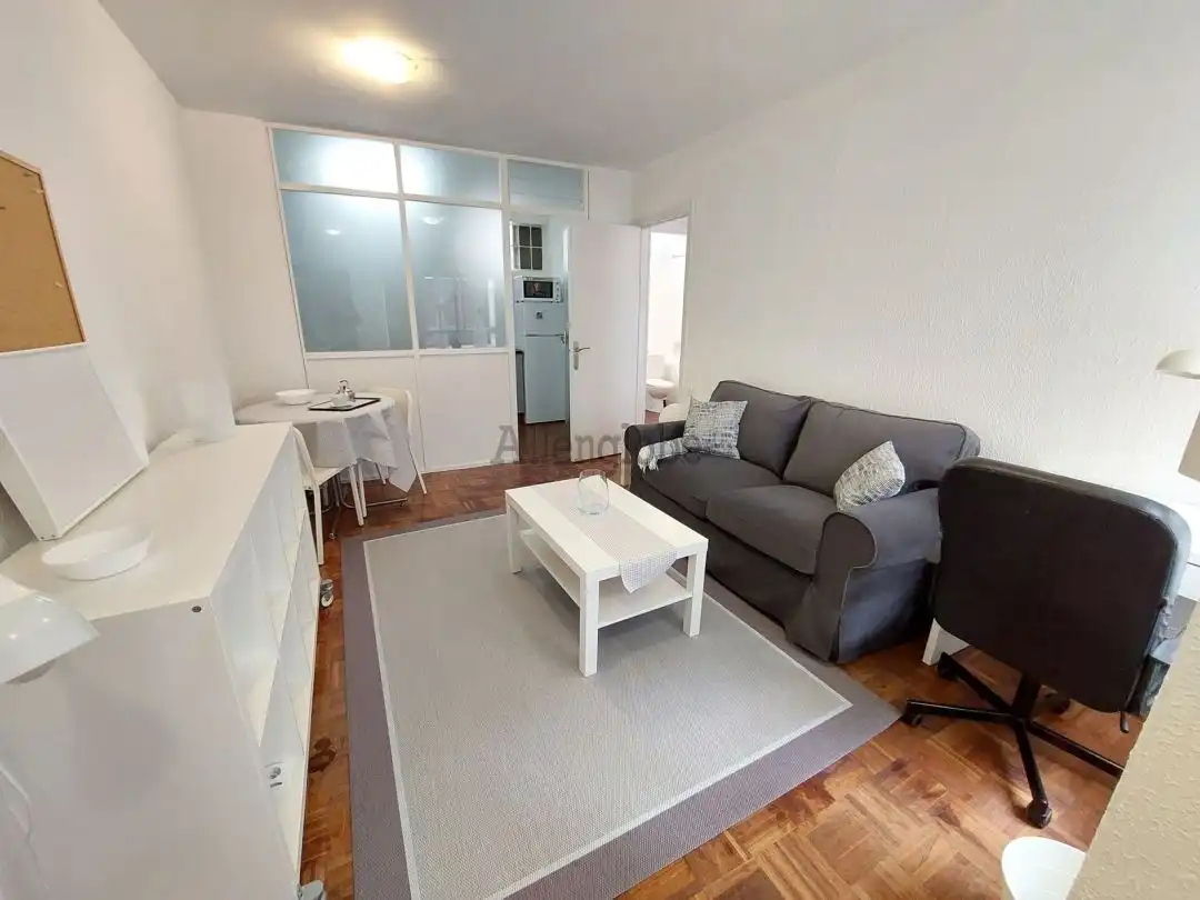 Apartament de lloguer a Calle Martínez Marina, Fontán