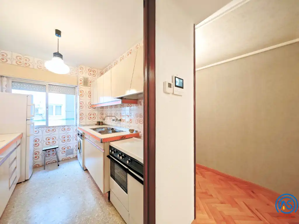 Cocina de Piso en venta en Zaragoza con Calefacción, Parquet y Horno