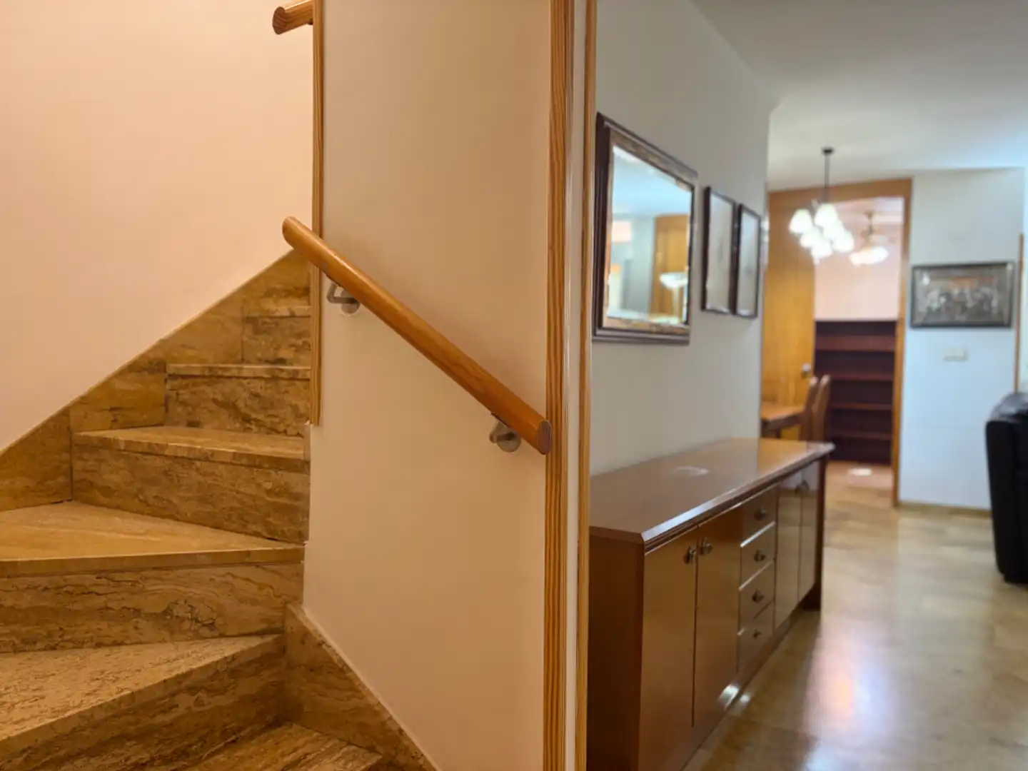 Maisonette zum Verkauf in Murcia mit Klimaanlage, Terrasse und Abstellraum
