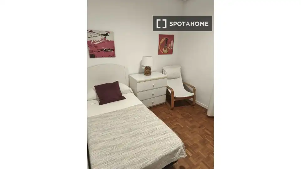 Room in Numancia - San Fernando