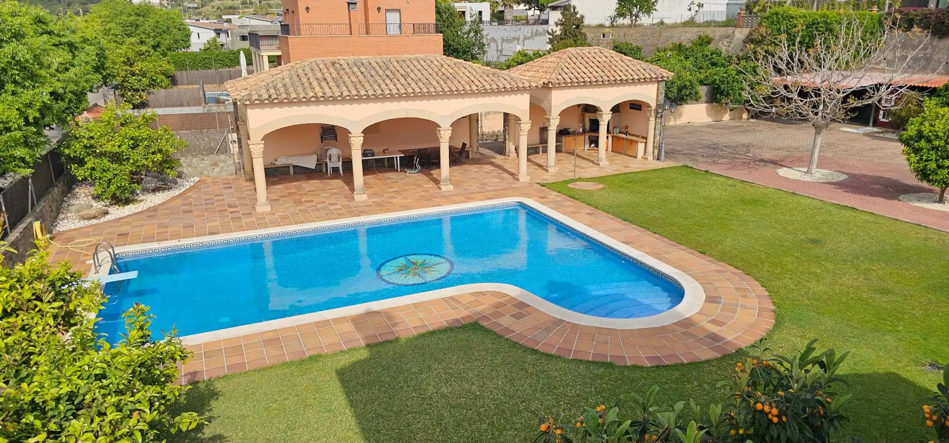 Swimming pool of Houses for sale in Mataró  with Air Conditioner, Heating and Terrace