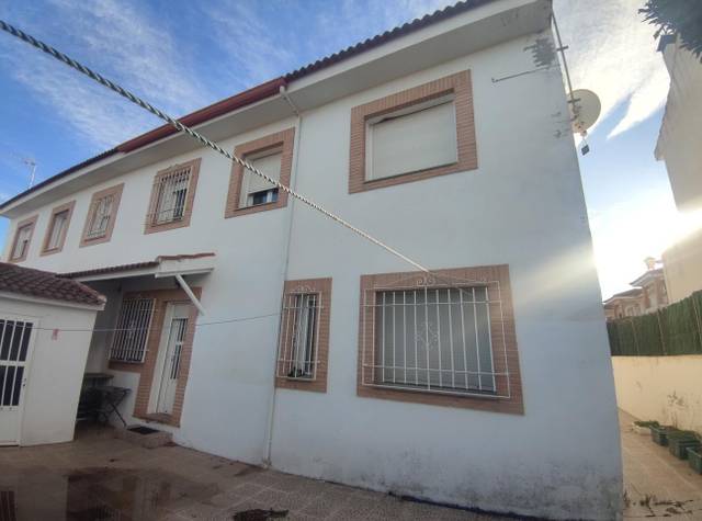 Casa adosada en Venta en Rosales en Las Ventas Con Peña Aguilera
