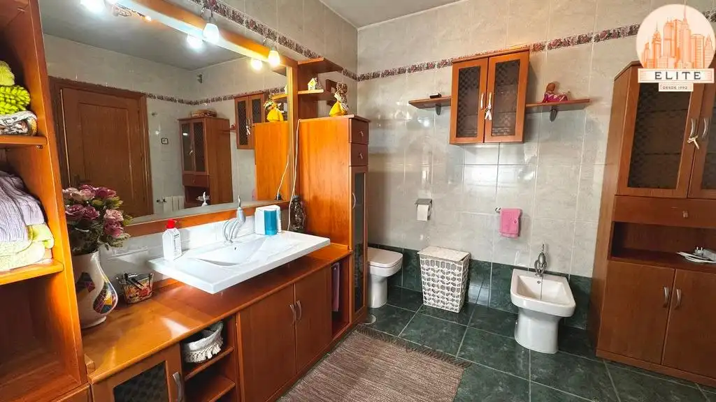 Baño de Casa adosada en venta en Torrejón de la Calzada con Aire acondicionado, Calefacción y Jardín privado