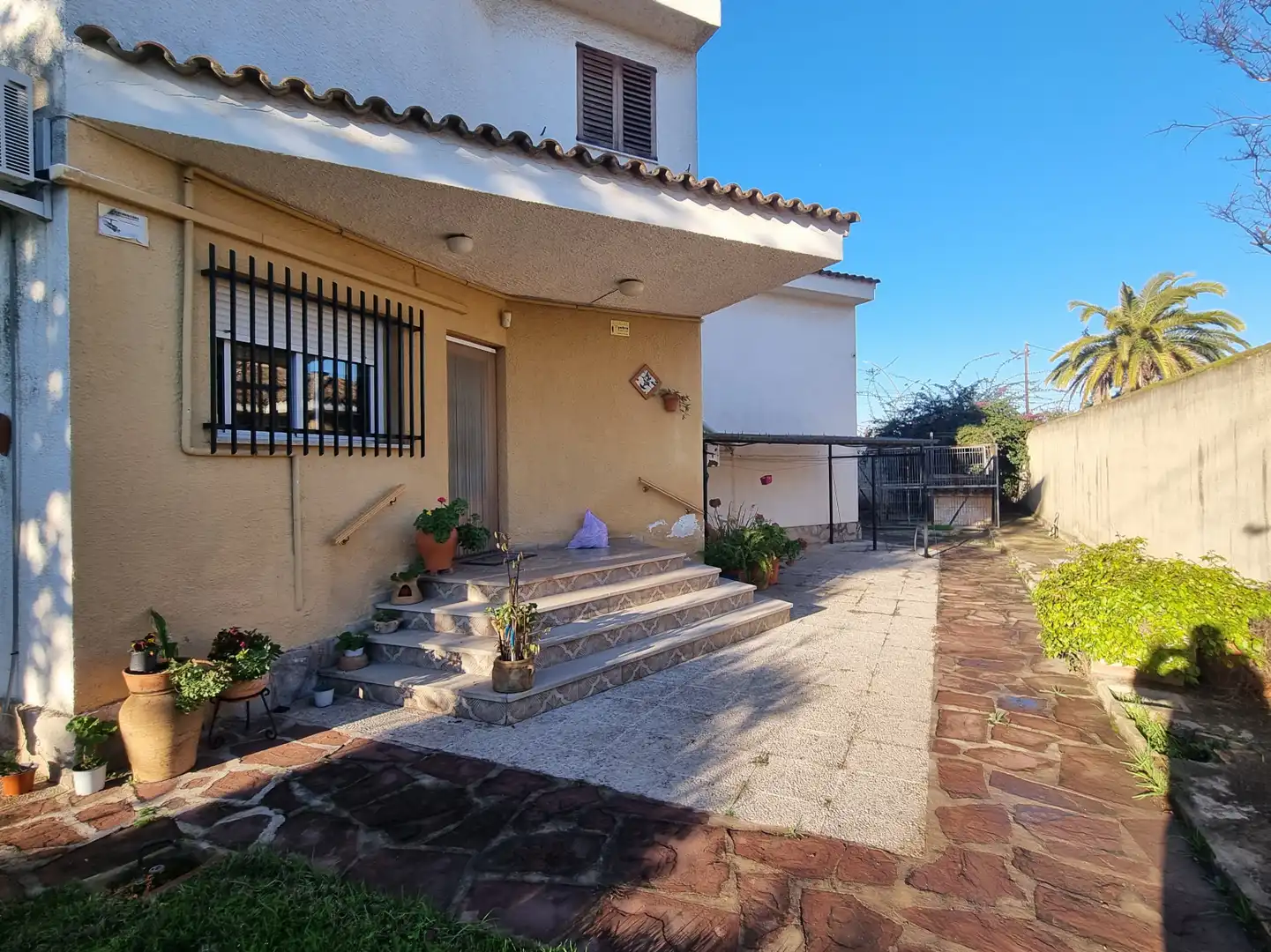 Vista exterior de Casa o chalet en venta en Vila-real con Calefacción