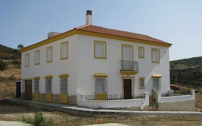 Exterior view of House or chalet for sale in El Almendro