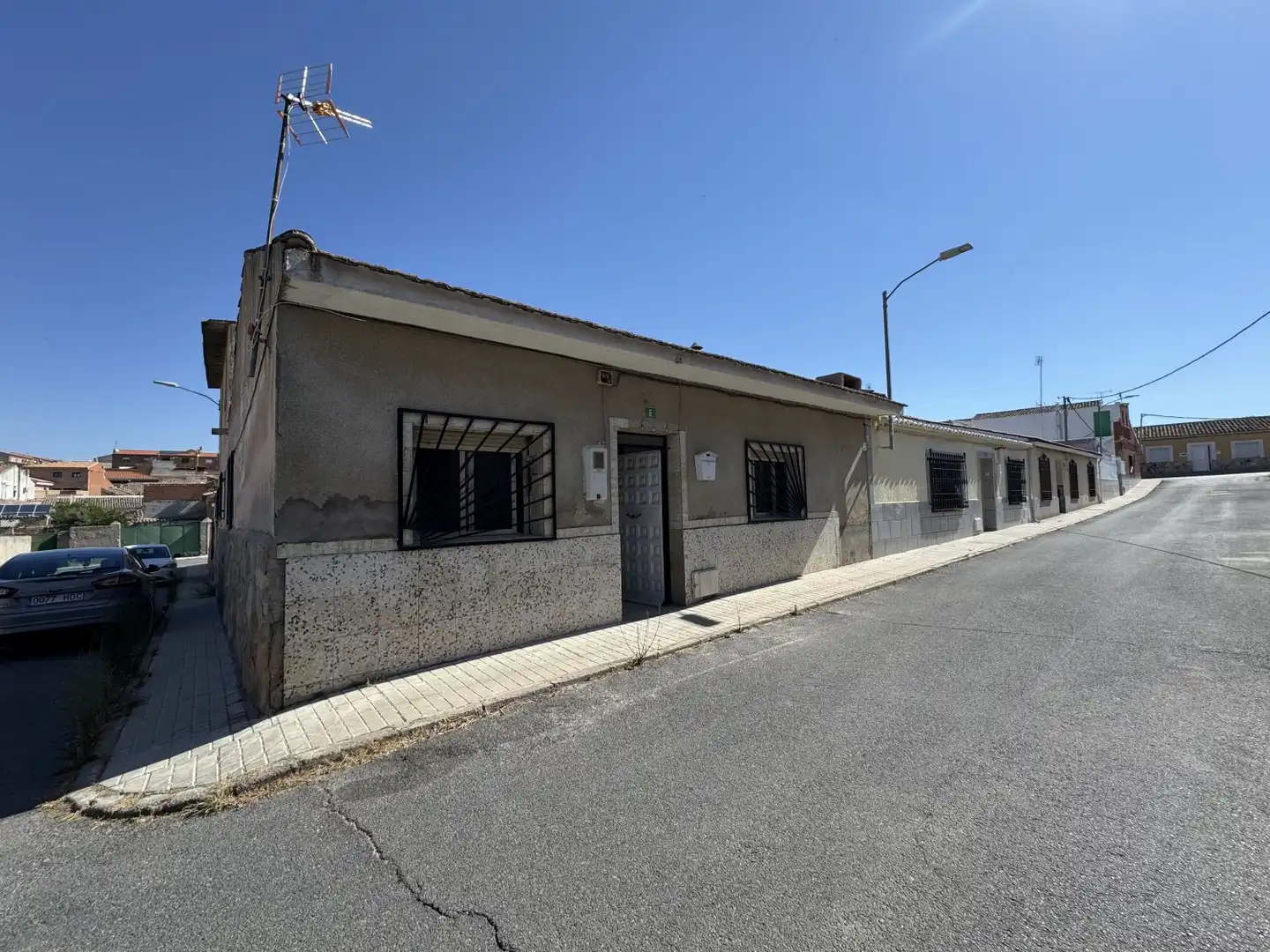 Exterior view of Houses for sale in La Puebla de Montalbán  with Heating