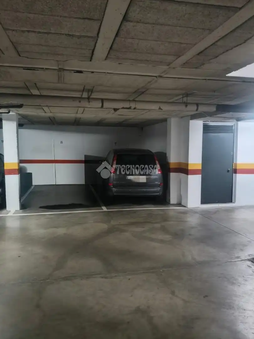 Aparcament de Pis en venda en Dos Hermanas