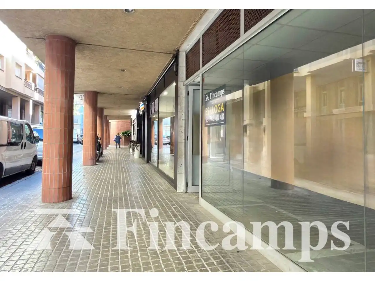 Vista exterior de Local de alquiler en Sabadell