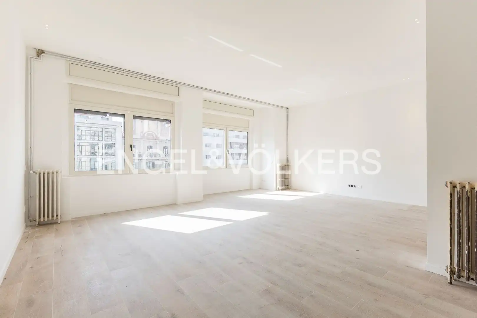 Vista exterior de Piso de alquiler en Barcelona con Aire acondicionado, Calefacción y Parquet
