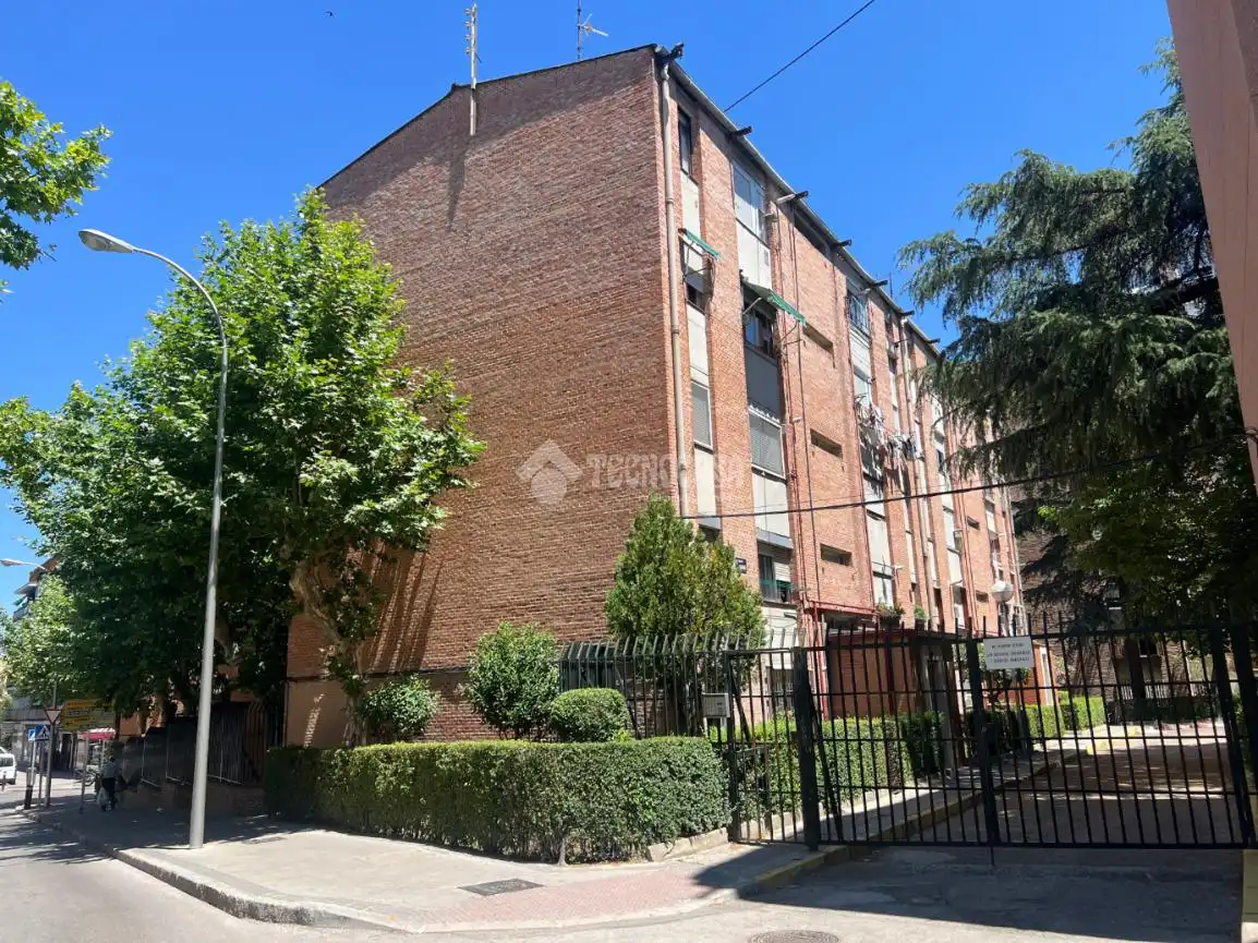 Vista exterior de Pis en venda en Madrid amb Calefacció i Parquet