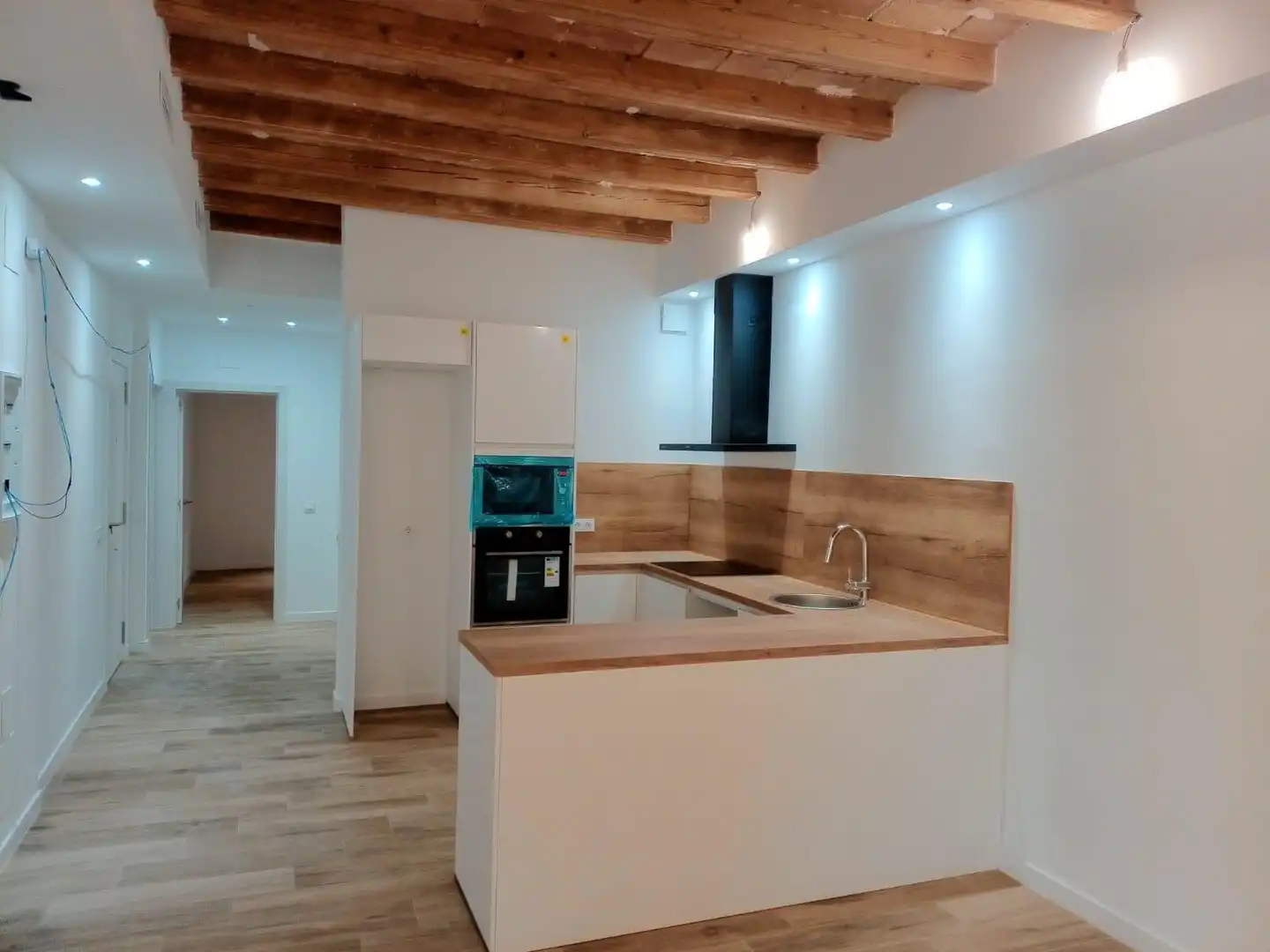 Cuina de Pis en venda en Vilafranca del Penedès amb Parquet, Terrassa i Balcó