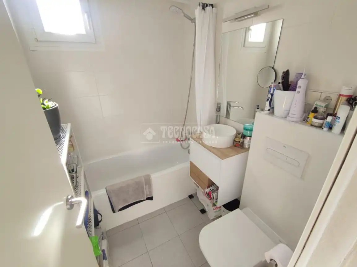 Baño de Piso en venta en Madrid con Aire acondicionado, Calefacción y Terraza